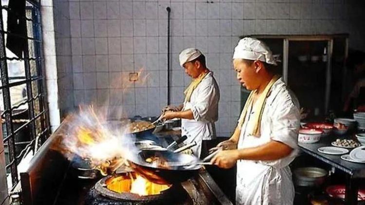 老汉的下面又粗又大太舒服